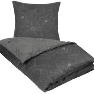 Blomstret sengetøj 150x210 cm - Big flower grey - 2 i 1 design - 100% Bomuldssatin - By Night sengesæt